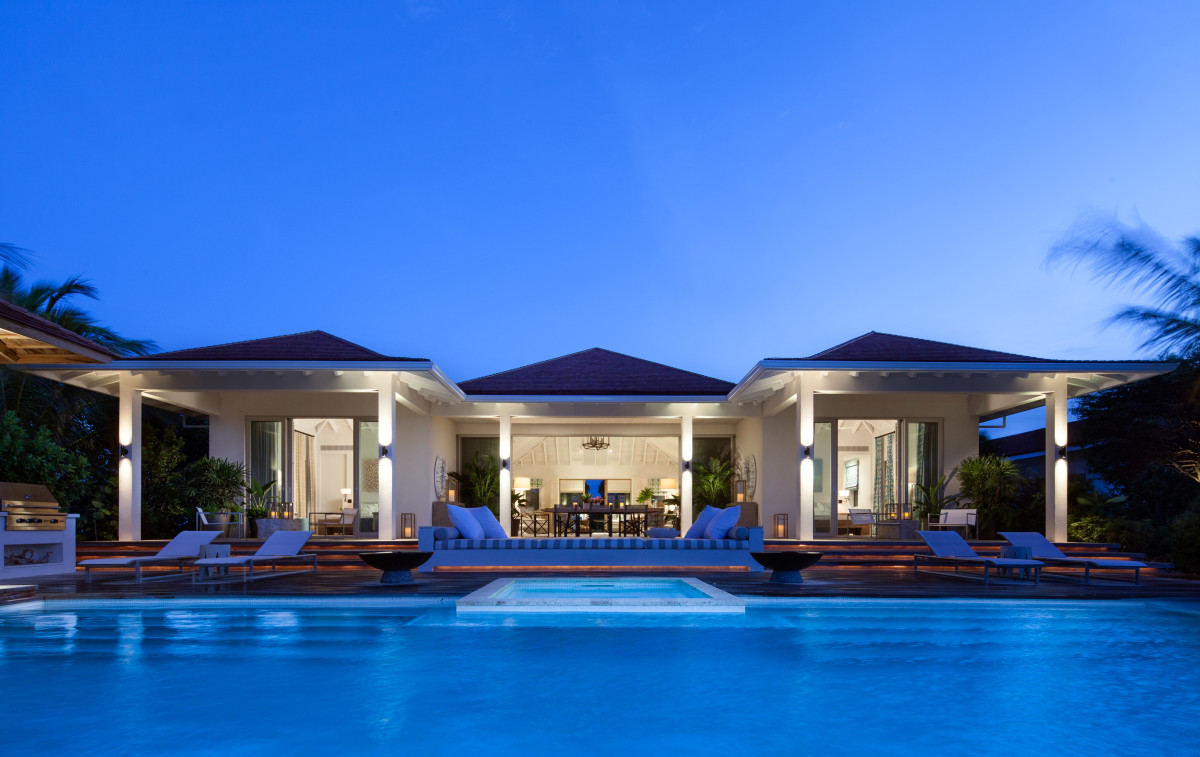 217. back-of-villa-from-beach